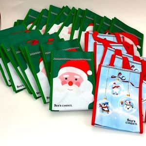 26 Christmas gift bags NEW!